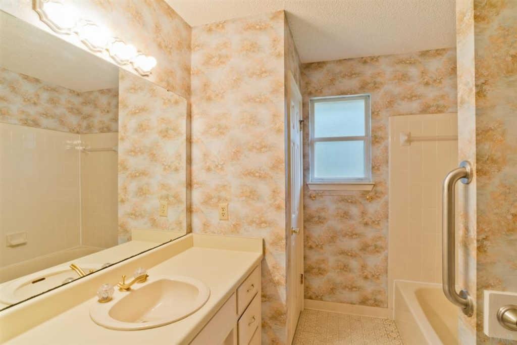 2502 Jeter Road Cantonment, FL 32533 - Photo 18 of 28 Gallery Image 18