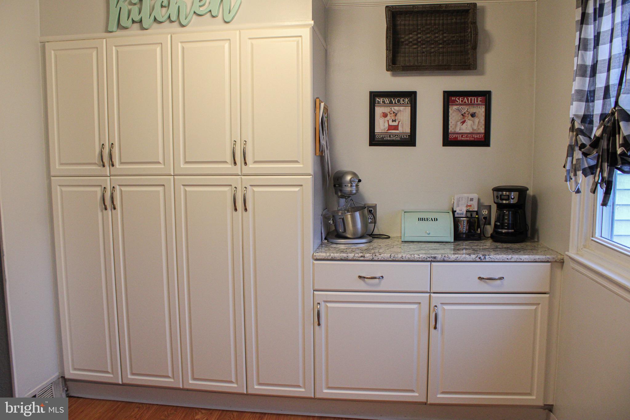 10830 Perrin Road Philadelphia, PA 19154 - Photo 8 of 24 a view of front door