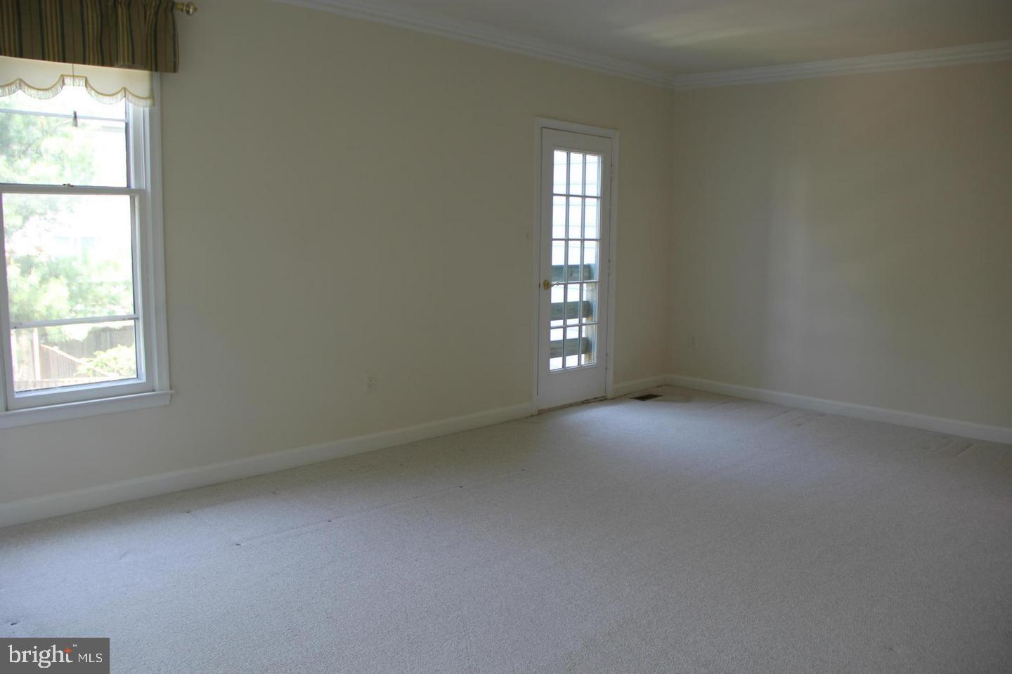 2148 Colonel Way Odenton, MD 21113 - Photo 7 of 20 Living Room