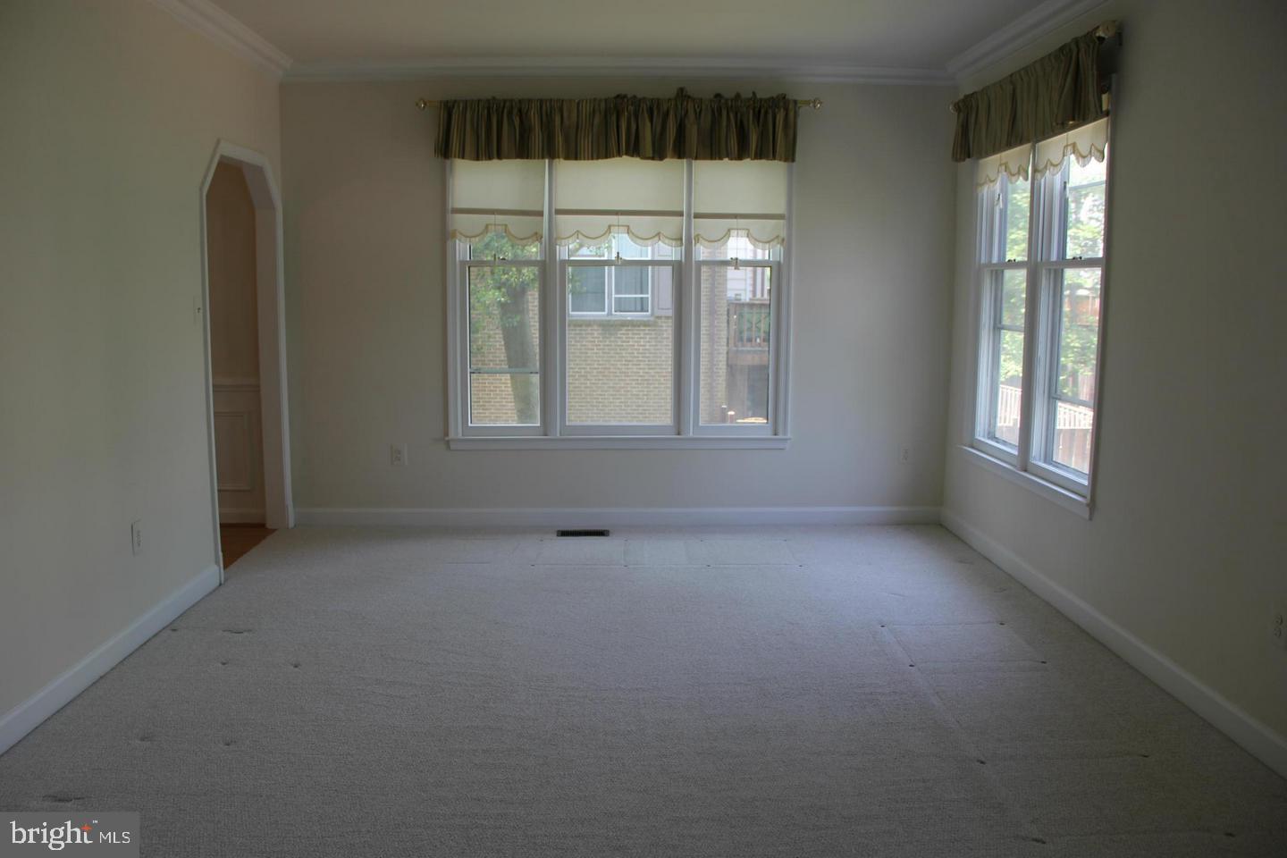 2148 Colonel Way Odenton, MD 21113 - Photo 8 of 20 Living Room