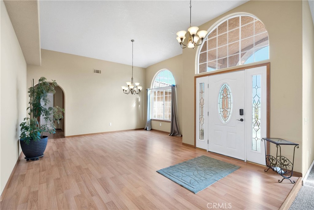 19501 Kinai Road Apple Valley, CA 92307 - Photo 4 of 69