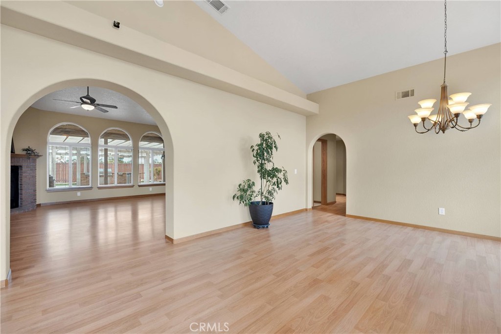 19501 Kinai Road Apple Valley, CA 92307 - Photo 5 of 69