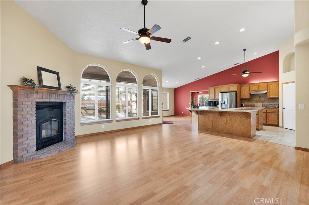 19501 Kinai Road Apple Valley, CA 92307 - Photo 10 of 69