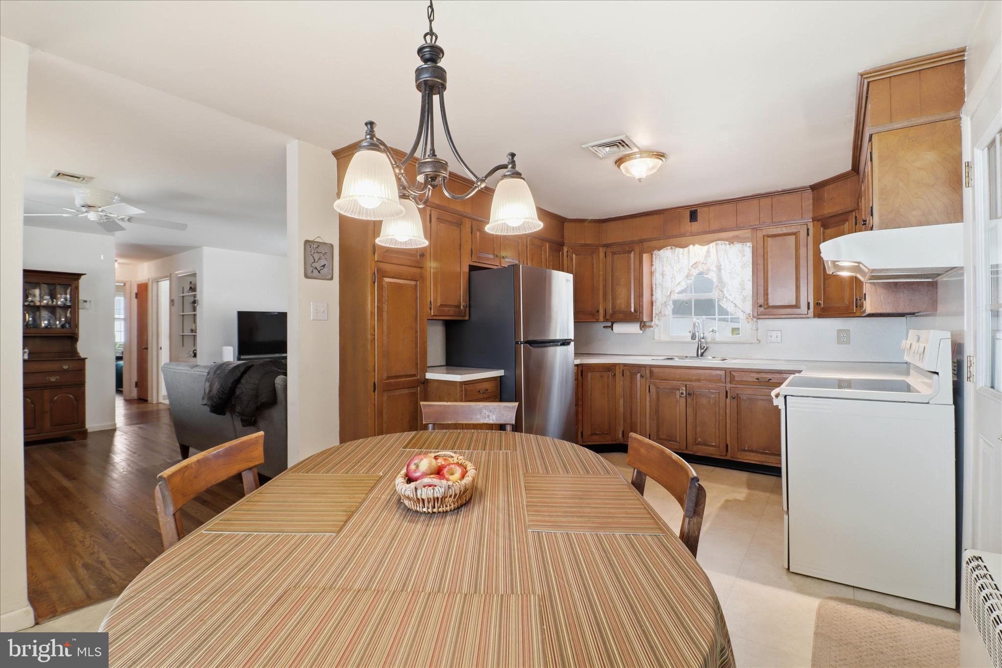 9 Ridge View Drive Pequea, PA 17565 - Photo 3 of 33 a kitchen that has a lot of cabinets