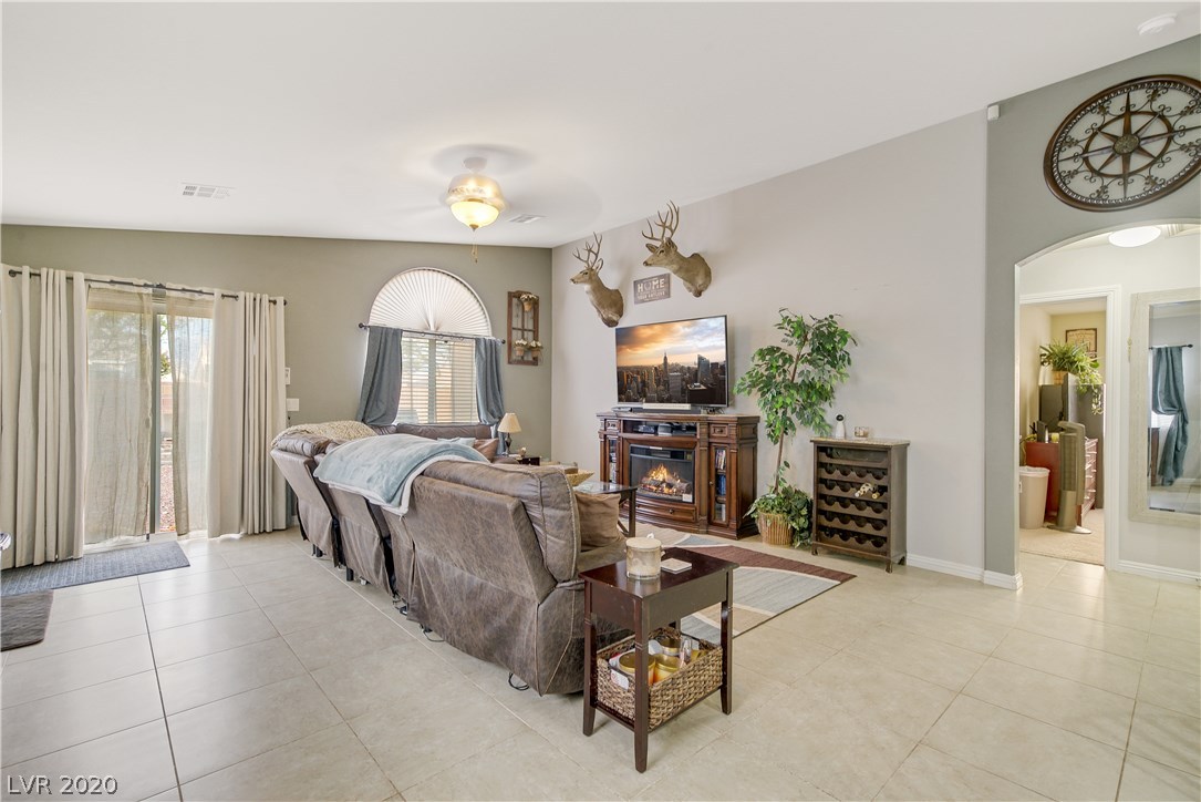 4532 Silverwind Road North Las Vegas, NV 89031 - Photo 12 of 29 Gallery Image 12