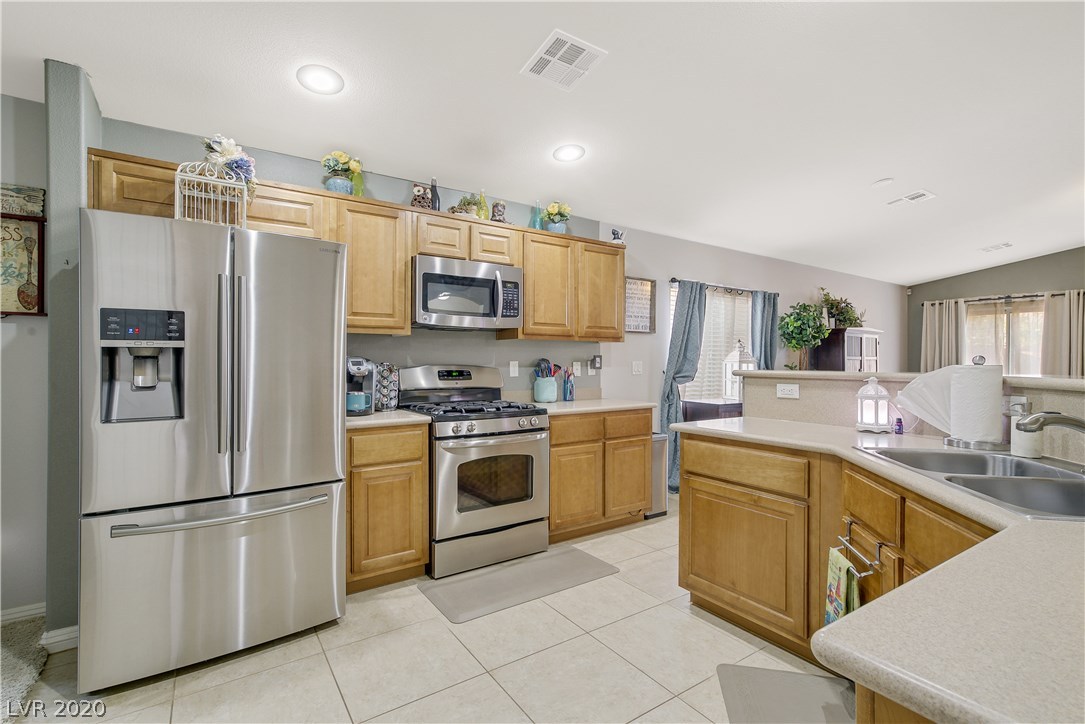 4532 Silverwind Road North Las Vegas, NV 89031 - Photo 5 of 29 Gallery Image 5