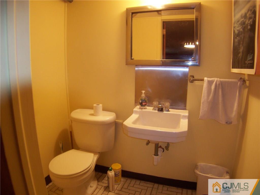 59 Preston Road Colonia, NJ 07067 - Photo 11 of 12 Gallery Image 11