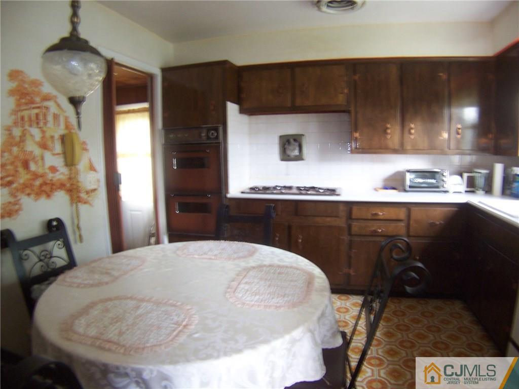 59 Preston Road Colonia, NJ 07067 - Photo 3 of 12 Gallery Image 3