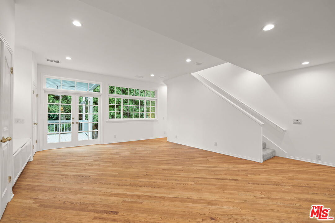 10384 Northvale Road Los Angeles, CA 90064 - Photo 12 of 41