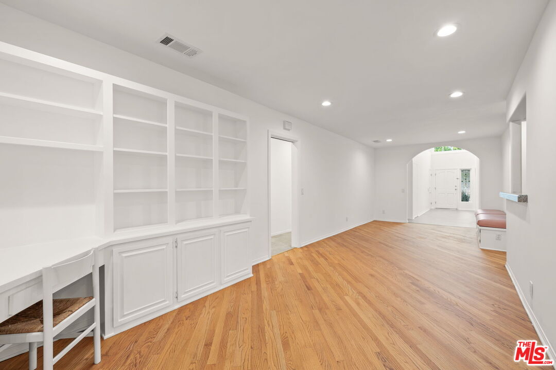 10384 Northvale Road Los Angeles, CA 90064 - Photo 14 of 41