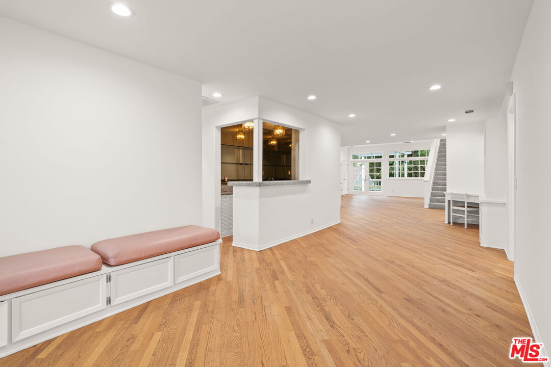 10384 Northvale Road Los Angeles, CA 90064 - Photo 15 of 41