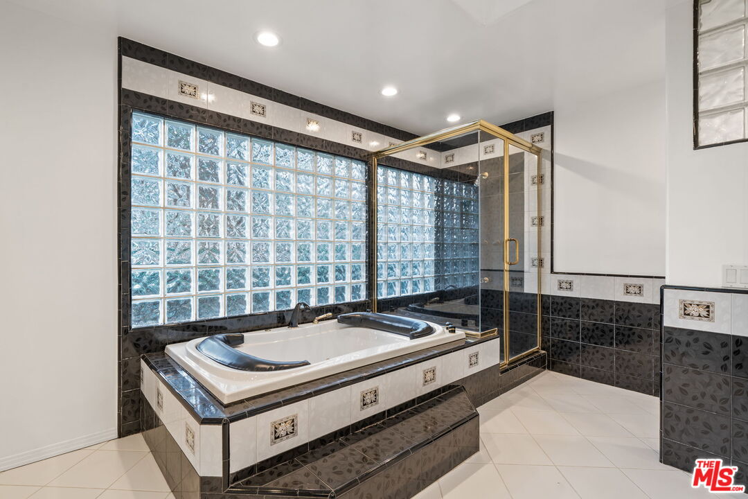 10384 Northvale Road Los Angeles, CA 90064 - Photo 22 of 41