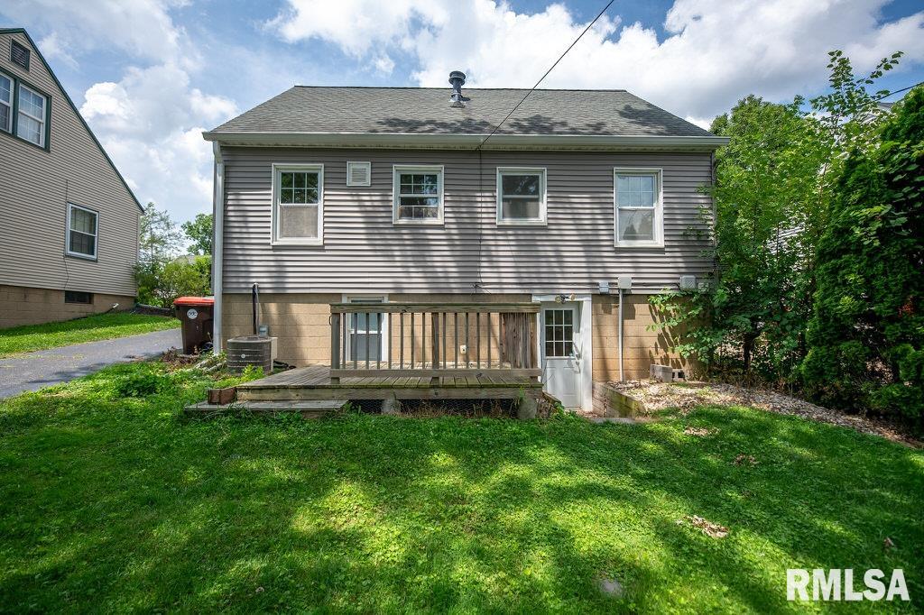 122 East Cherry Ridge Road Peoria, IL 61614 - Photo 9 of 34