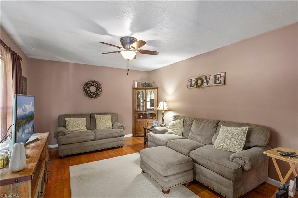 3400 Wide Country Road Pfafftown, NC 27040 - Photo 4 of 19 Gallery Image 4