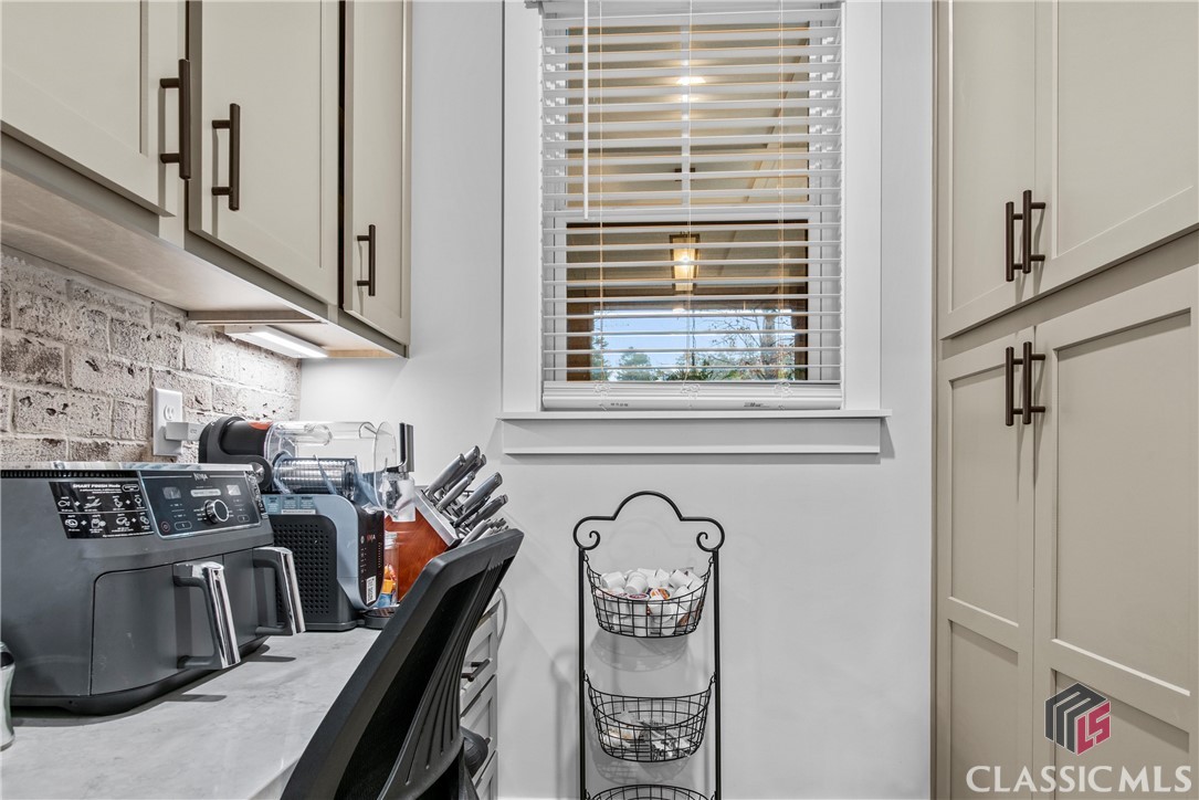 265 Federal Street Athens, GA 30607 - Photo 19 of 59 Butler's Pantry