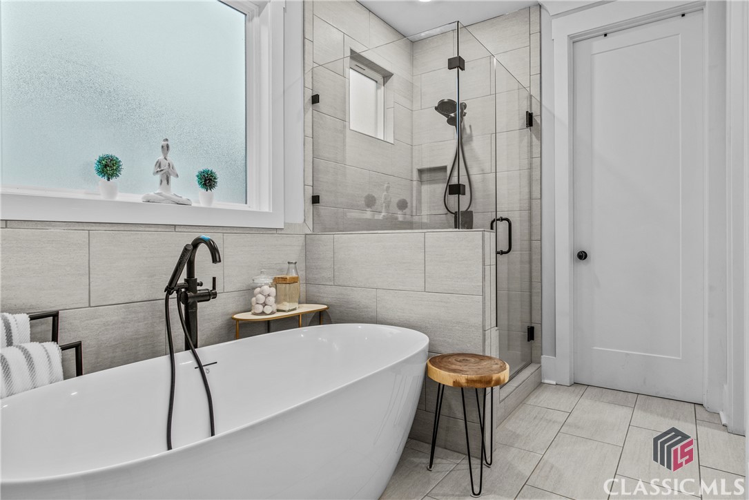 265 Federal Street Athens, GA 30607 - Photo 31 of 59 Owner's Suite on Main Level's