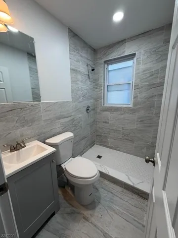 $3,500 | 43 Hadley Avenue, Unit 2, Clifton, NJ 07011