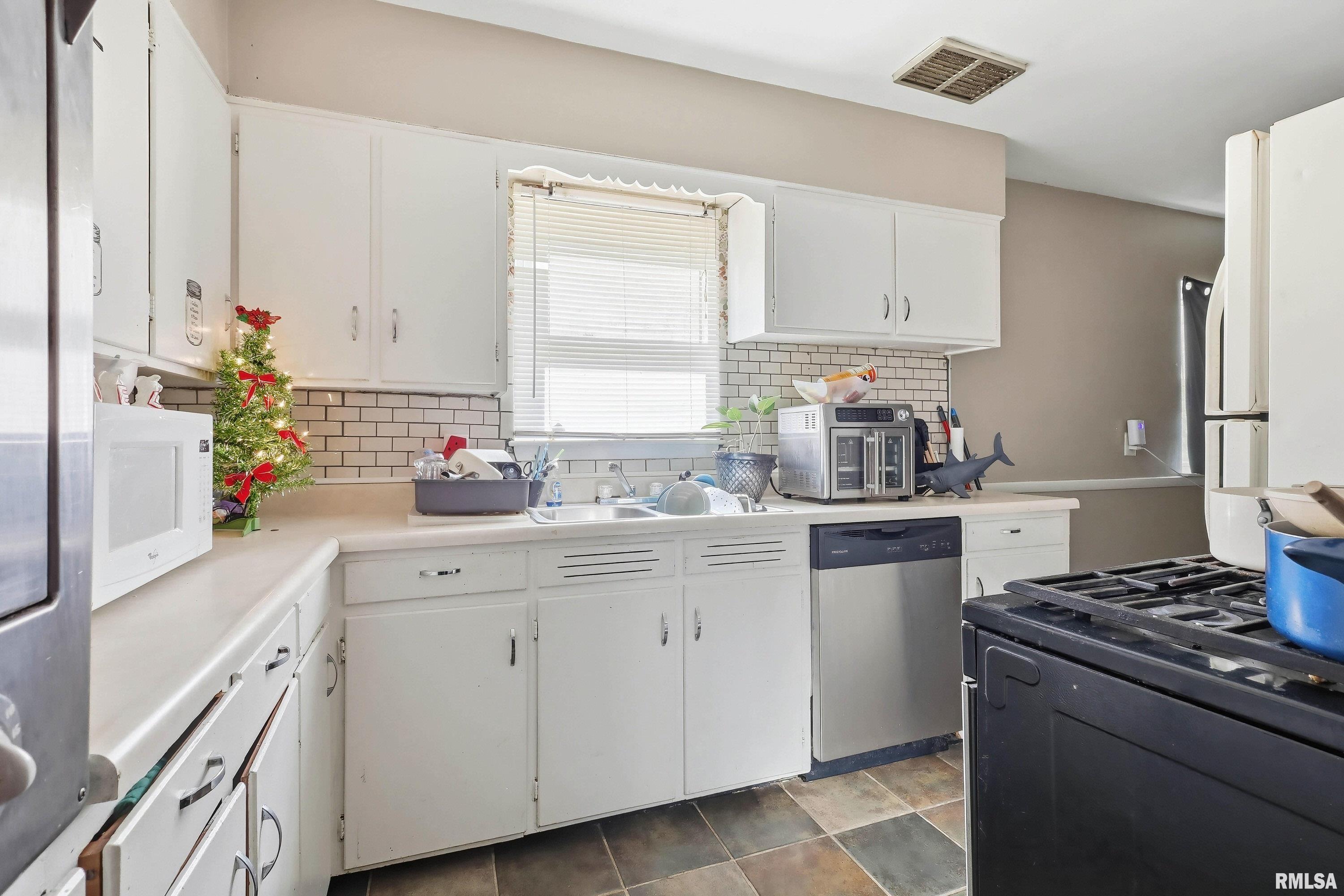 1628 25th Avenue Rock Island, IL 61201 - Photo 18 of 25