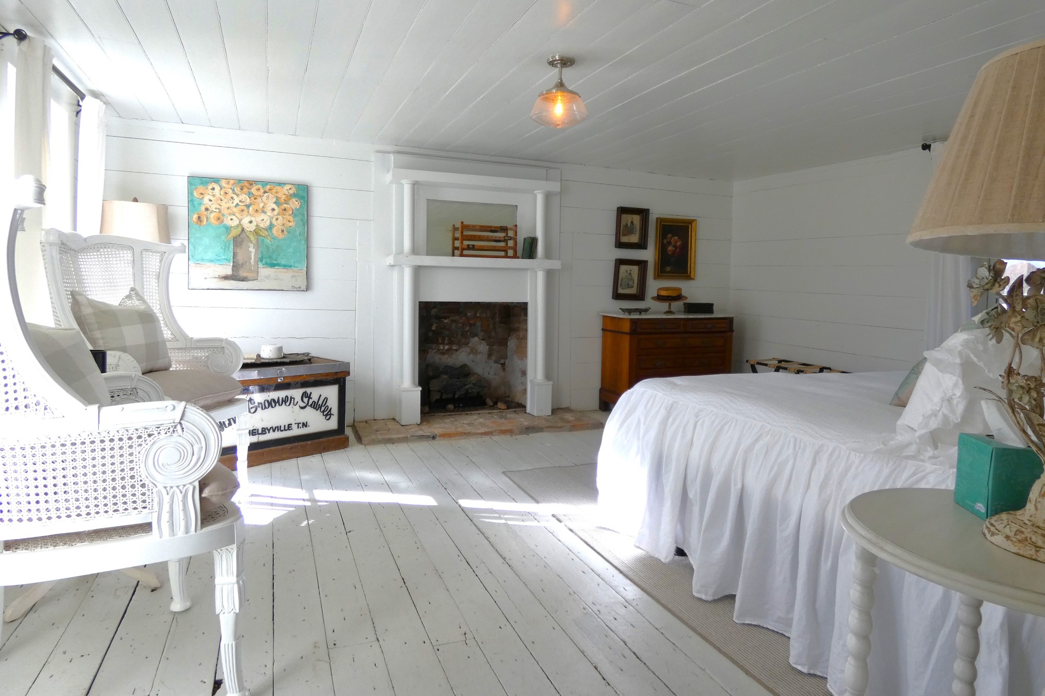 2060 Luther Herald Road Franklin, KY 42134 - Photo 17 of 58 a bedroom with a bed and a couch