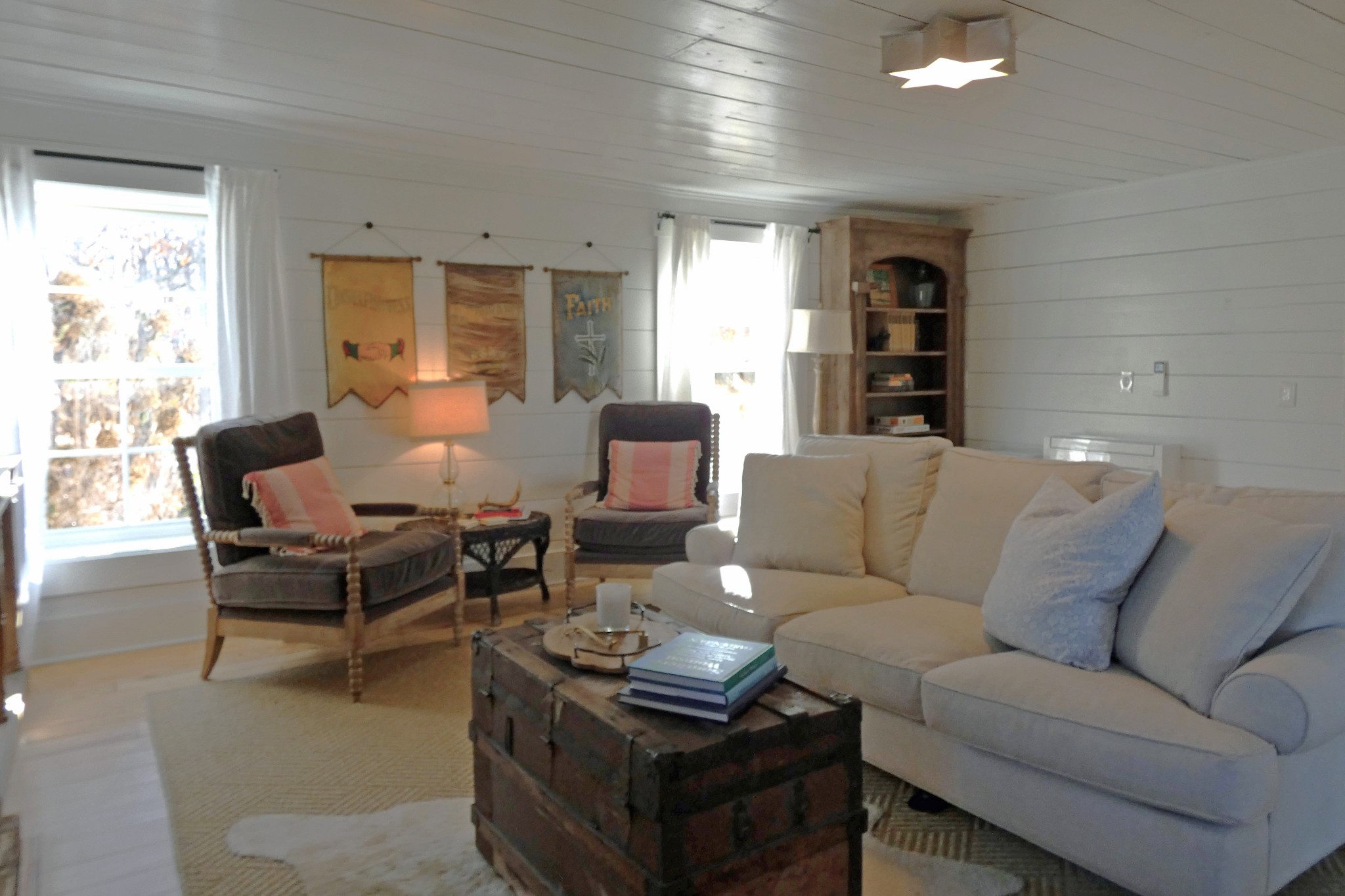 2060 Luther Herald Road Franklin, KY 42134 - Photo 3 of 58 a living room with furniture and a large window