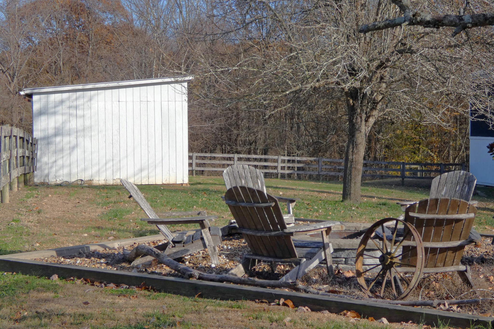 2060 Luther Herald Road Franklin, KY 42134 - Photo 39 of 58 a view of a wooden deck and a backyard