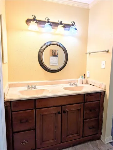 $215,000 | 2552 East Catawba Drive, Harvey, LA 70058