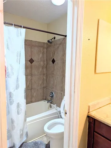 $215,000 | 2552 East Catawba Drive, Harvey, LA 70058