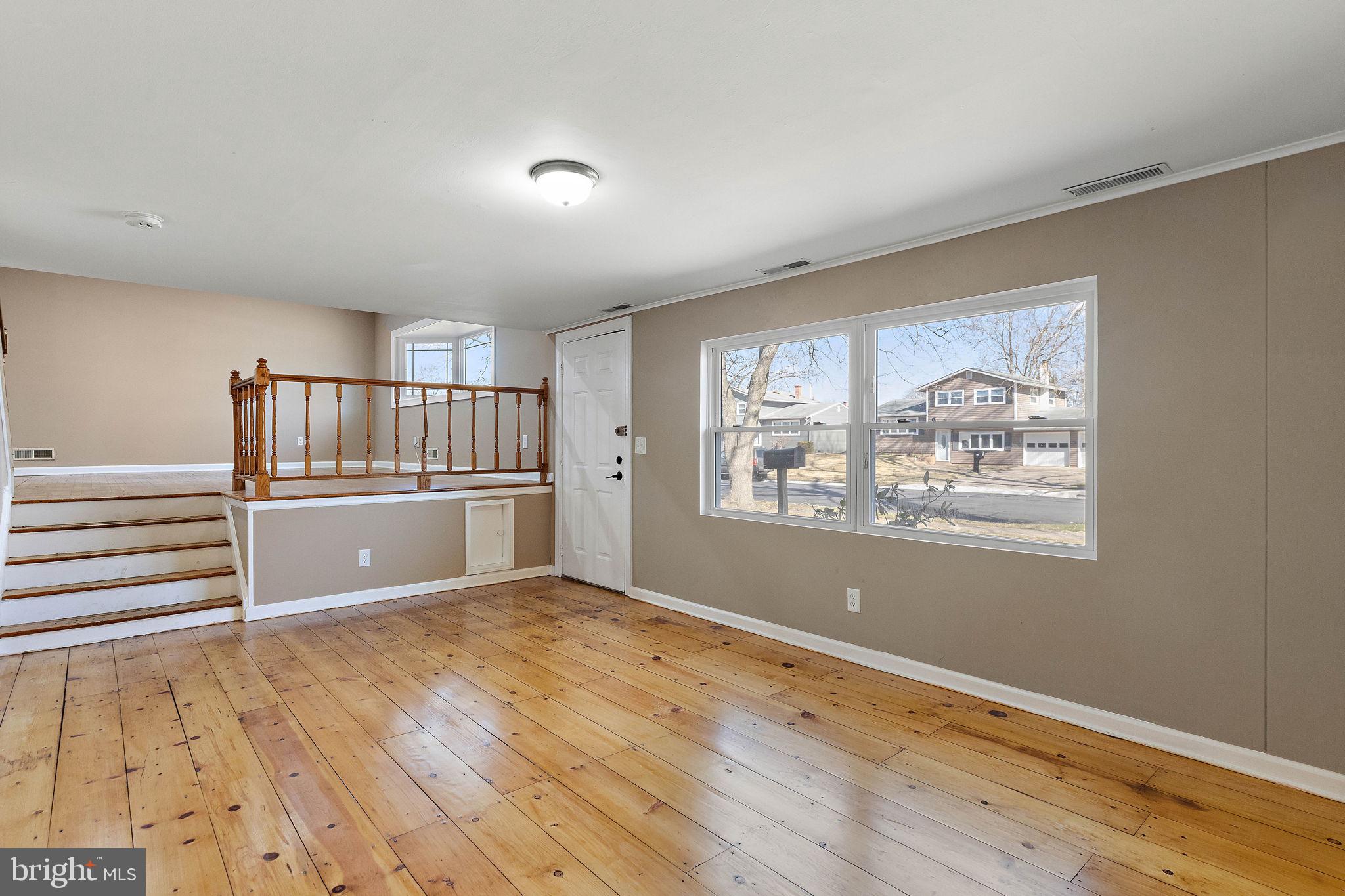 1127 Greentree Road Newark, DE 19713 - Photo 4 of 35 First Floor Family room