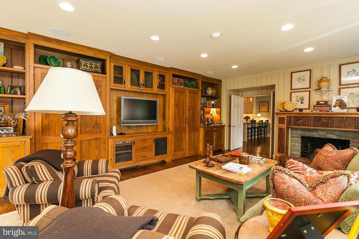 7900 Ruxwood Road Baltimore, MD 21204 - Photo 13 of 30 Family Room