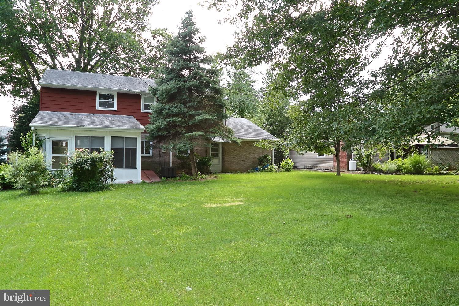 417 Haverhill Road Lancaster, PA 17601 - Photo 3 of 26 Gallery Image 3