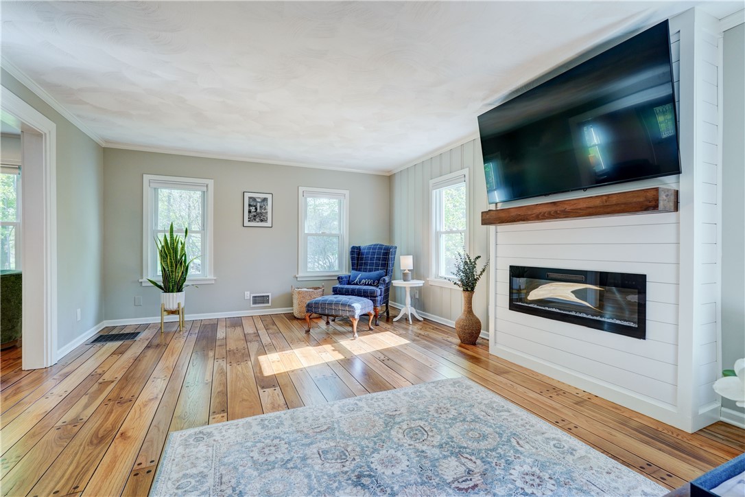295 Fisher Road Pittsford, NY 14534 - Photo 6 of 50
