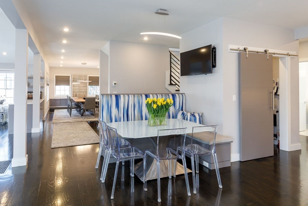 15 Inis Circle Newton, MA 02465 - Photo 4 of 25