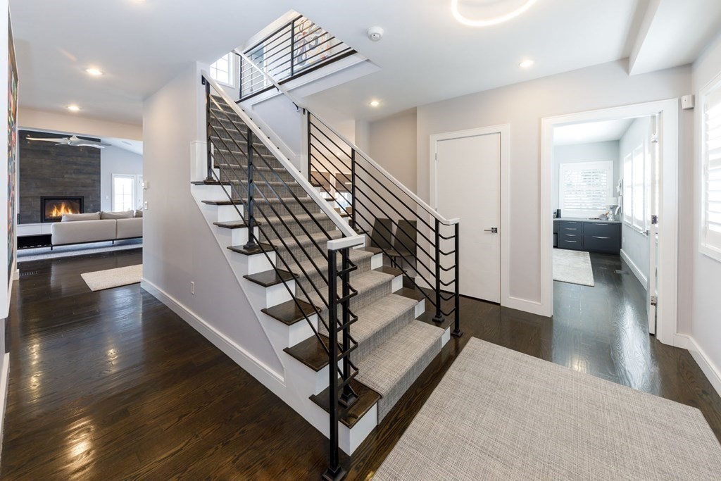 15 Inis Circle Newton, MA 02465 - Photo 7 of 25