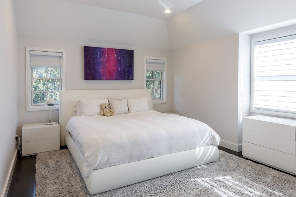 15 Inis Circle Newton, MA 02465 - Photo 10 of 25