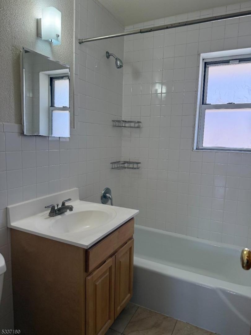 948 Valley Road, Unit A8 Clifton, NJ 07013 - Photo 10 of 14