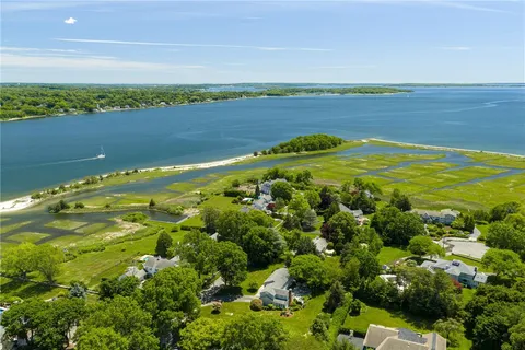 $2,250,000 | 9 Stone Tower Lane, Barrington, RI 02806