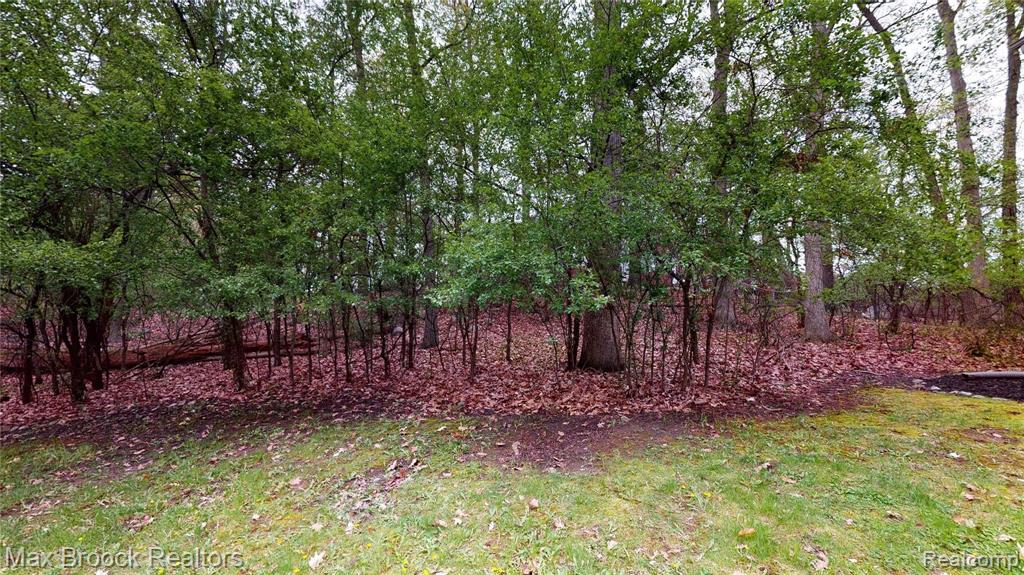4990 Arrowhead Road West Bloomfield, MI 48323 - Photo 41 of 48