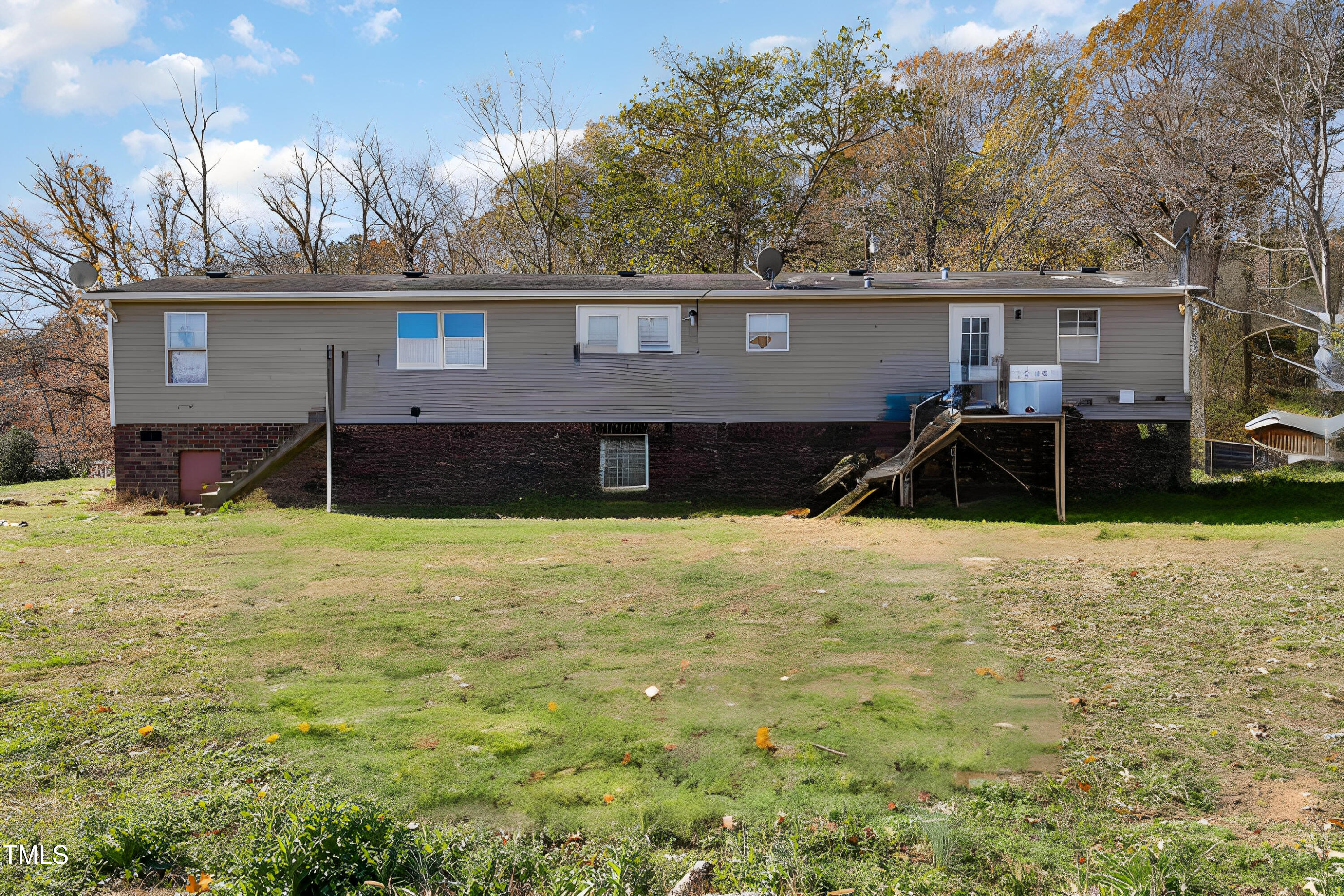 9256 Perry Road Graham, NC 27253 - Photo 4 of 17 Virtual Staging AI - file_605 - November