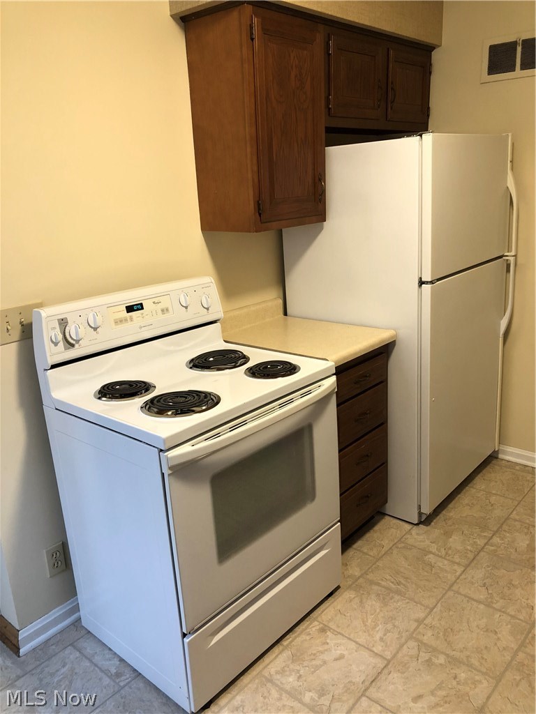 411-413 Raff Road Northwest Canton, OH 44708 - Photo 5 of 17 Appliances included