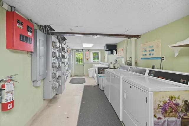 $285,000 | 700 Robbins Avenue, Unit 6, Dracut, MA 01826