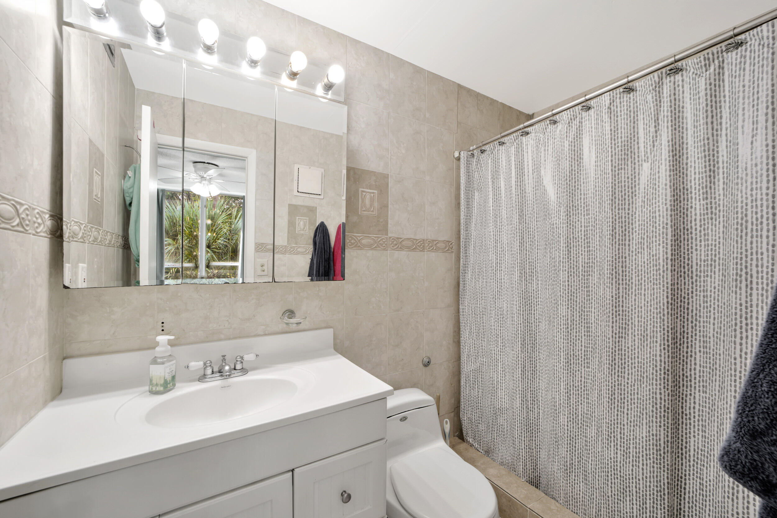 7850 West McNab Road, Unit 318 Tamarac, FL 33321 - Photo 20 of 41 Master Bath
