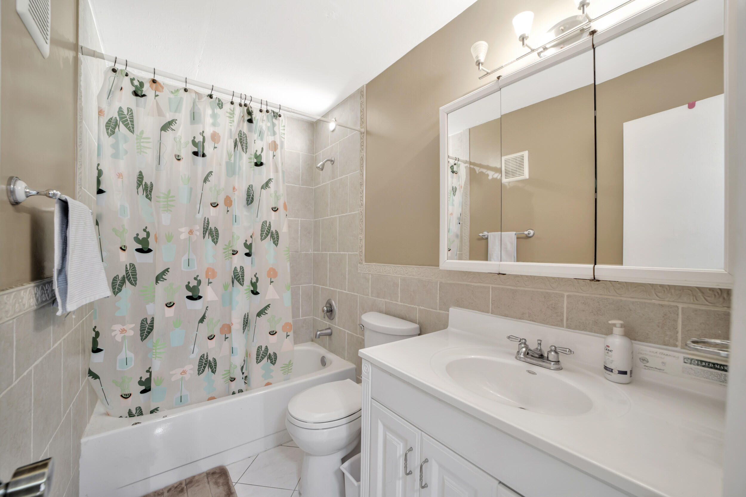 7850 West McNab Road, Unit 318 Tamarac, FL 33321 - Photo 23 of 41 2nd Bath