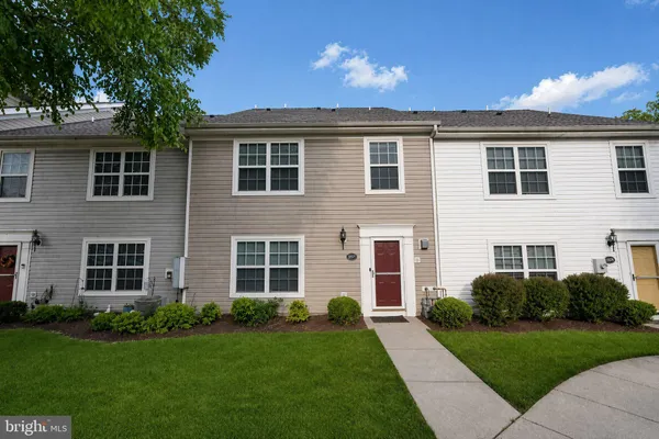 $2,400 | 43577 Patching Pond Square, Ashburn, VA 20147