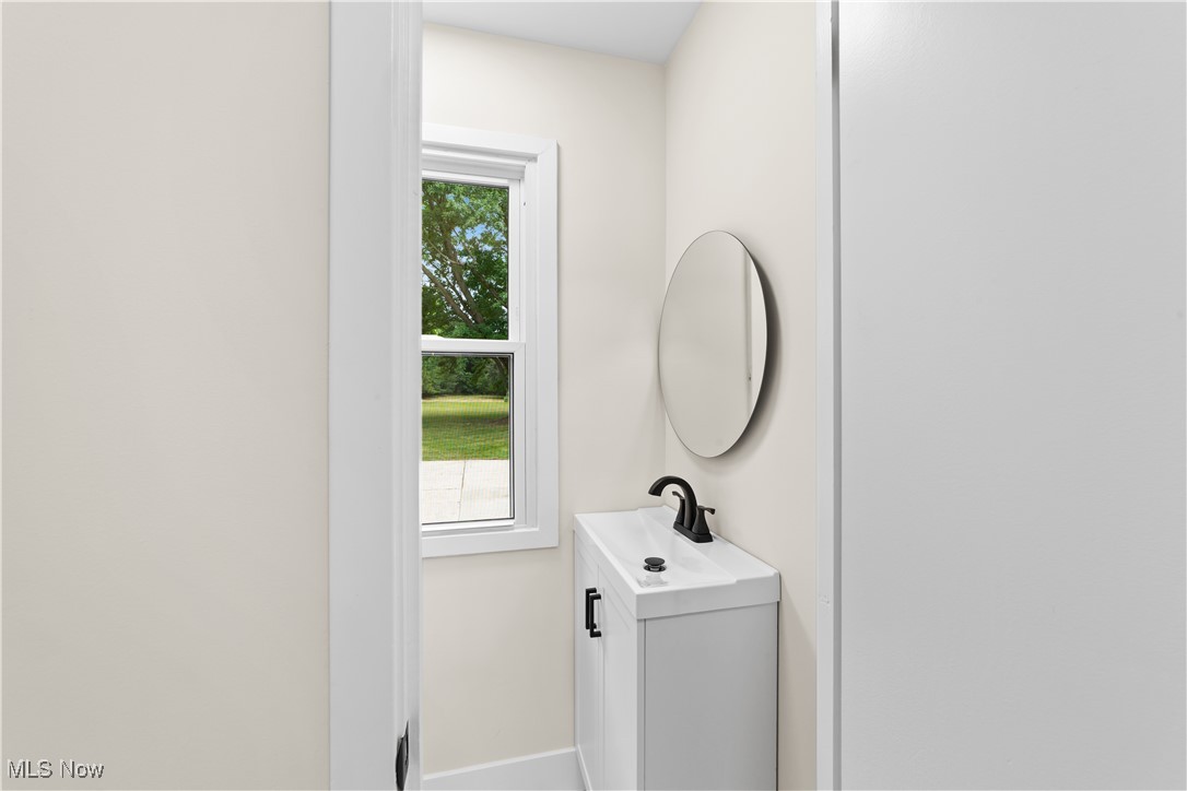 25982 Highland Road Cleveland, OH 44143 - Photo 16 of 43 Gallery Image 16