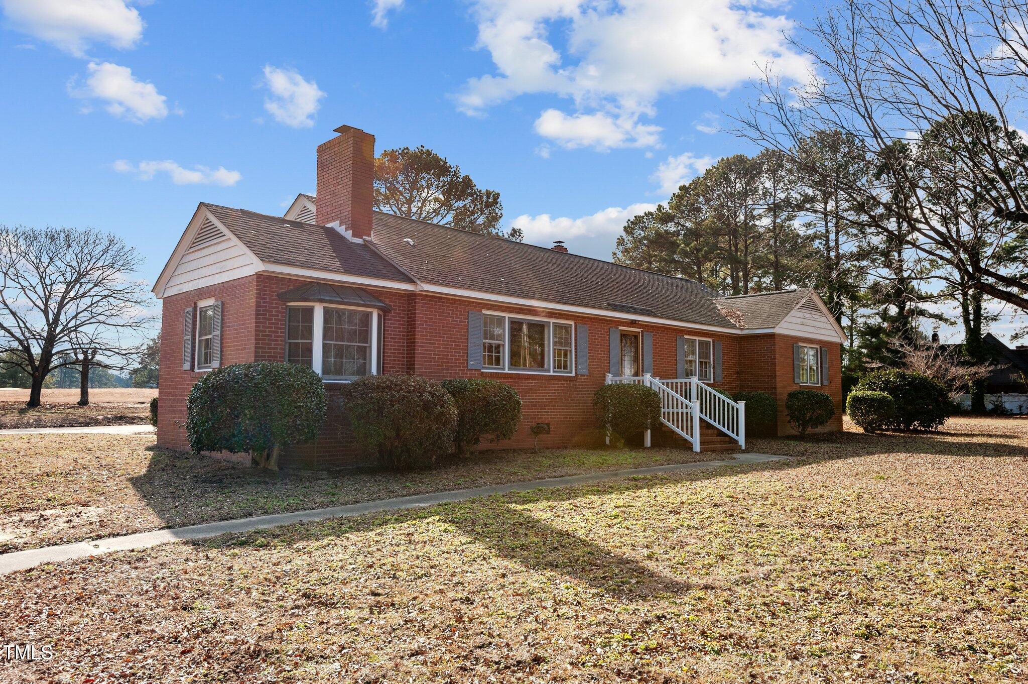 809 Jeffreys Road Rocky Mount, NC 27804 - Photo 3 of 54 3-web-or-mls-_DSC1392