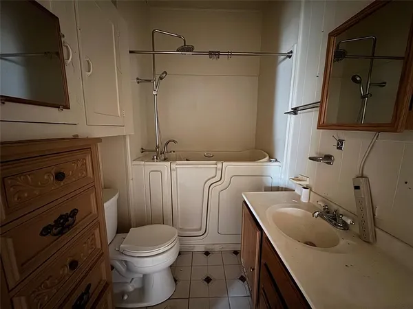 $74,900 | 611 North Stratton Street, Seymour, TX 76380