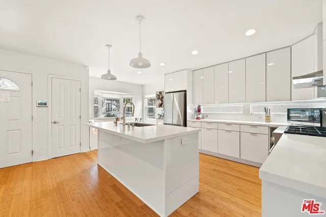 $10,500 | 2348 29th Street, Santa Monica, CA 90405