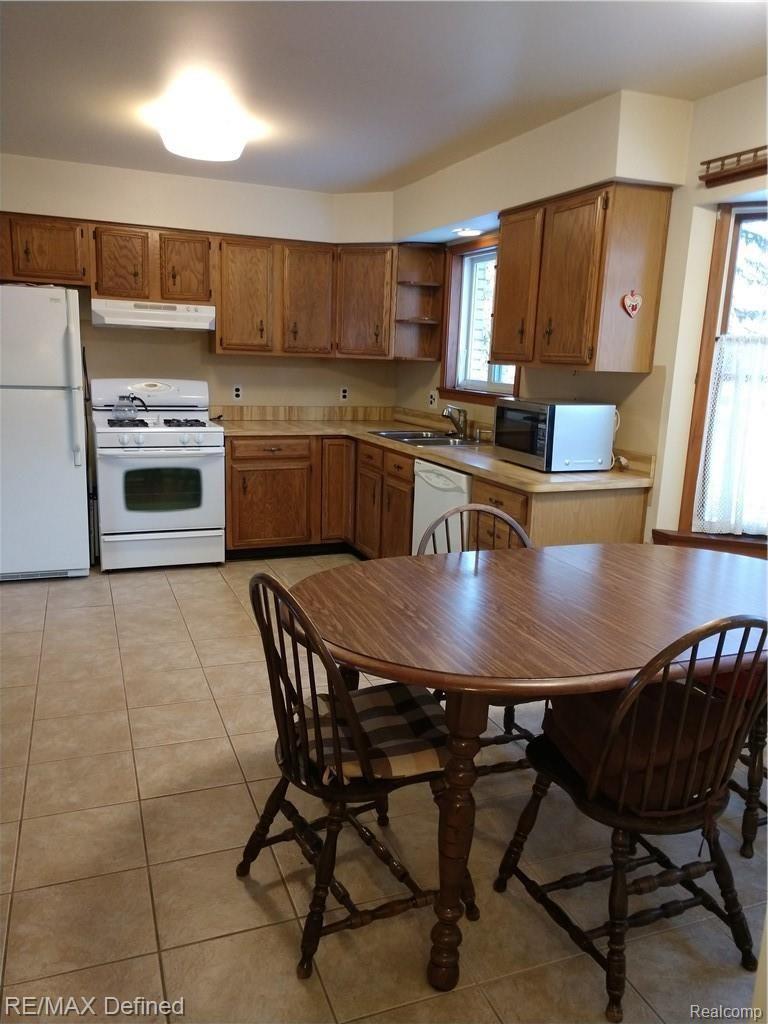 845 Michelson Road Rochester, MI 48307 - Photo 6 of 17 IMG_20190306_073029764.jpg