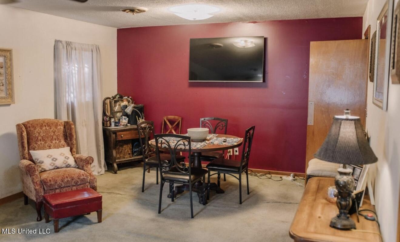 729 Heather Lane Jackson, MS 39206 - Photo 2 of 18 IMG_4494