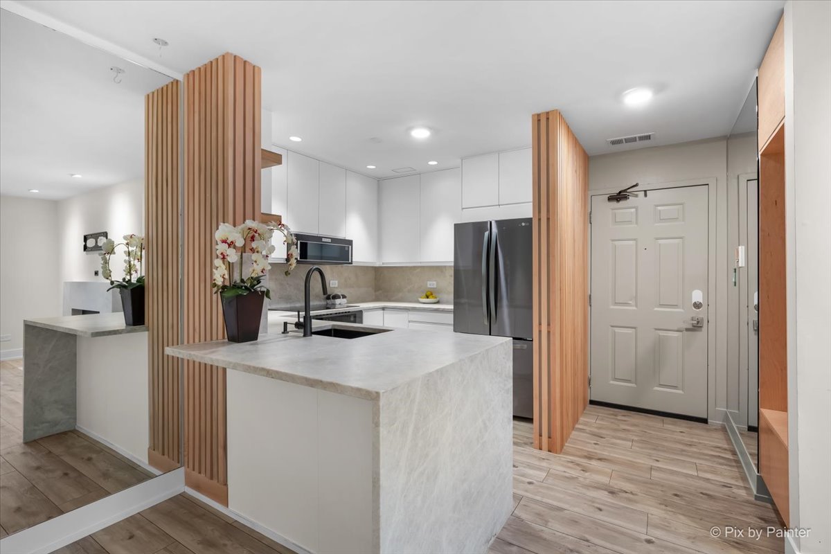 2060 North Rand Road, Unit 101 Palatine, IL 60074 - Photo 2 of 30 Gallery Image 2